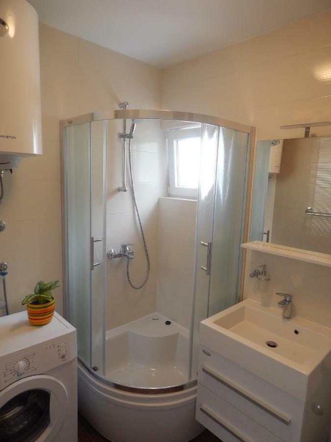 Karlo Apartment Makarska