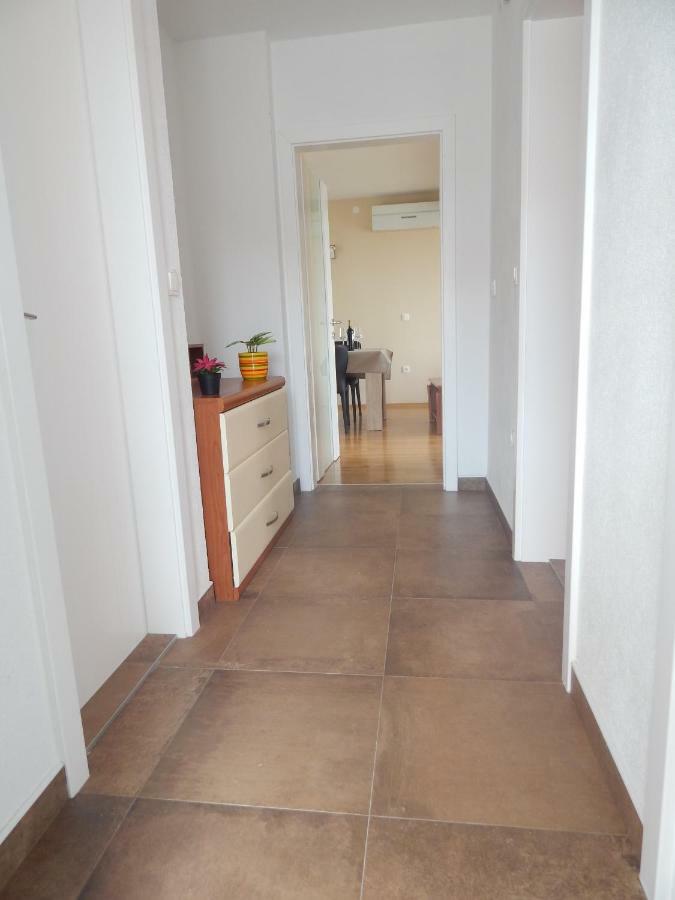 Karlo Apartamento Makarska